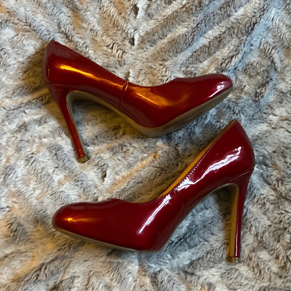 Woman’s red 3in. Heels (size 8)